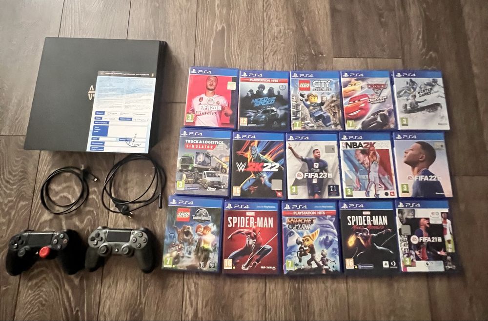SONY Playstation 4PRO със 15 игри