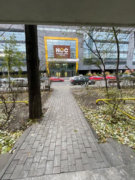 Inchiriez apartament 3 camere decomandat  zona Palas