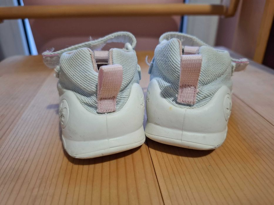 Biomecanics светлосини сандали