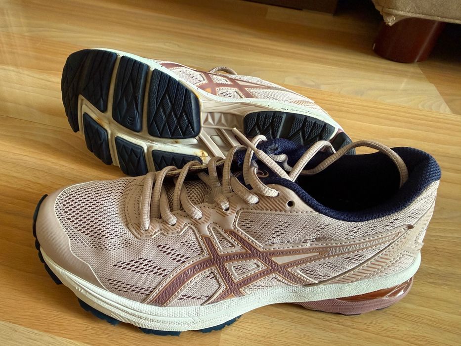 Фирменные кроссовки ASICS оригинальные