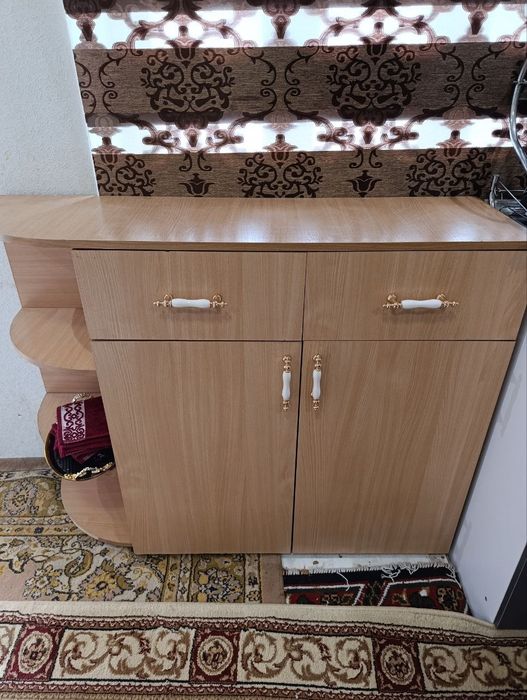 Камод пристенний