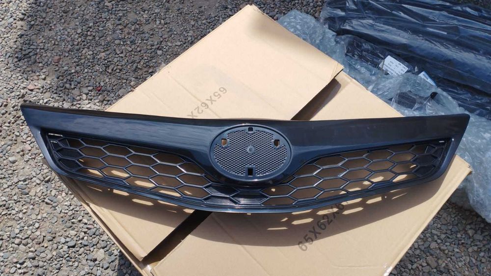 Решетка радиатора Toyota Camry камри 50 америка se