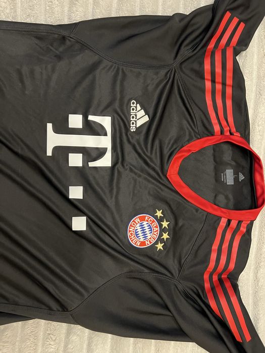Продавам блуза Bayern Munchen L