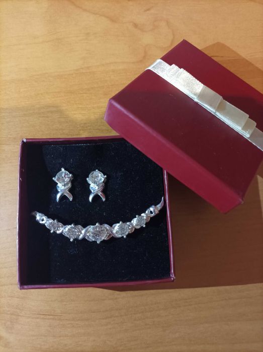 Подаръчен комплект Avon