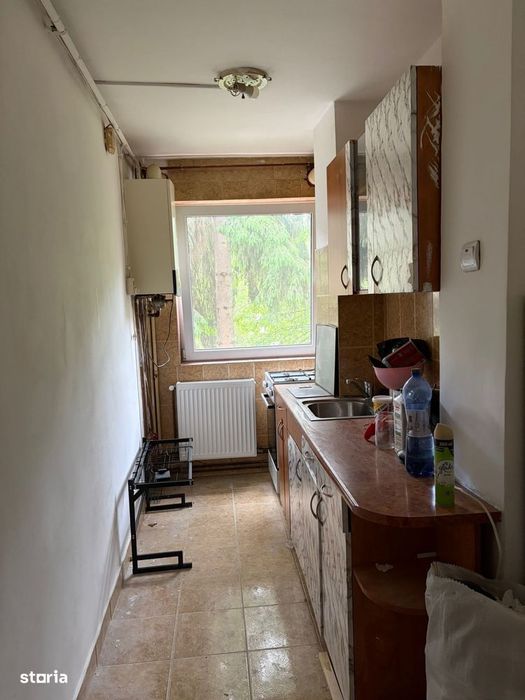 Dâmbu – Apartament 3 camere, etaj 2/4, balcon