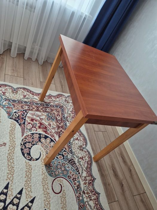 Б/у стол обеденный