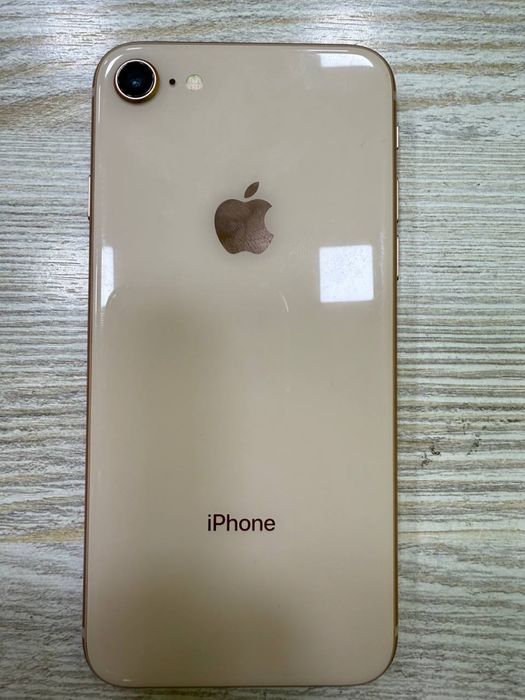 Срочно продается айфон 8