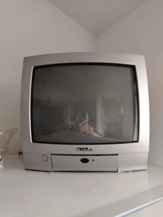 Vind televizor color fără telecomanda
