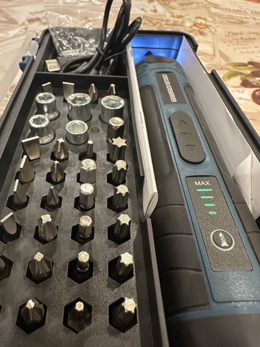 Акумулаторна отвертка 105 части 5Nm