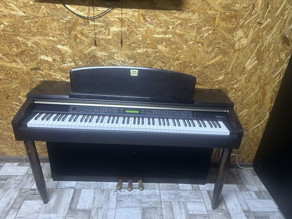 Pian Yamaha Clavinova CLP-170
