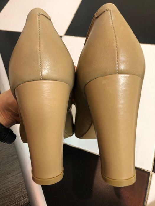 Roberto Venuti Нови дамски обувки естествена кожа елегантни с ток 41