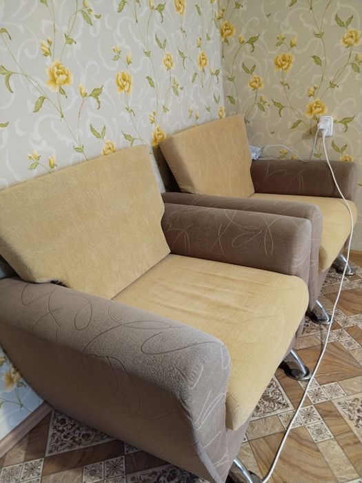 Продам 2 кресла.Срочно.