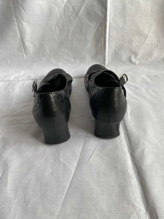 Черни обувки с нисък ток Fratelli