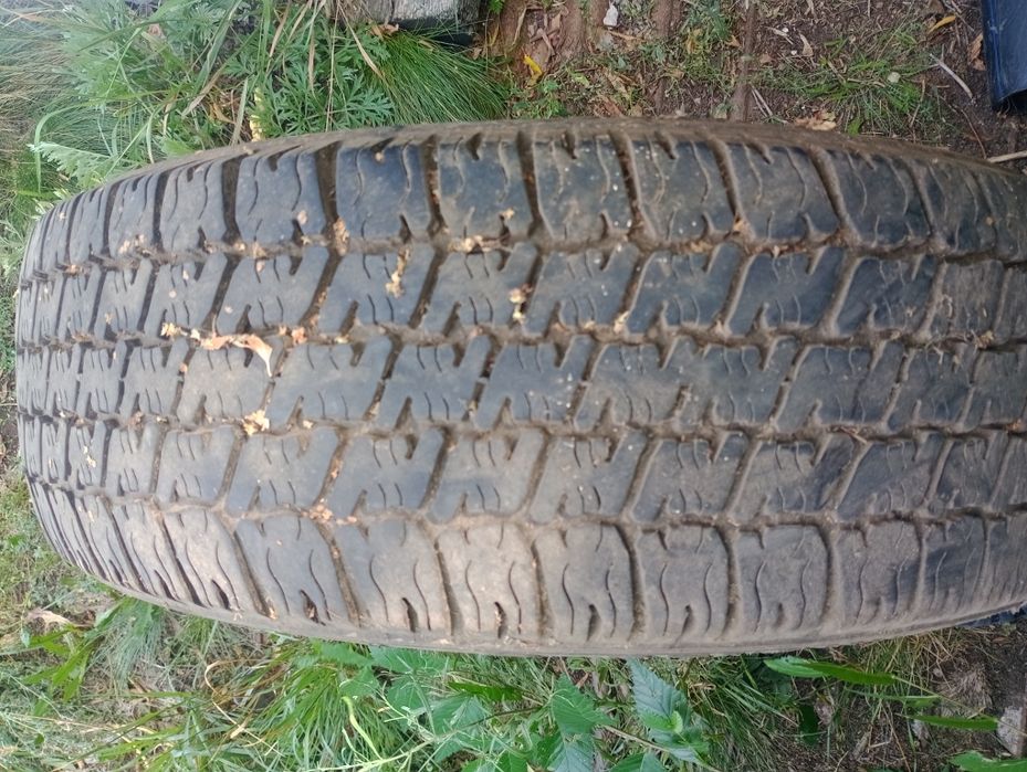 всесезонные шины 235/75 R15