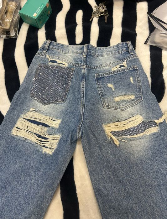 Дънки с камъни размер С-М