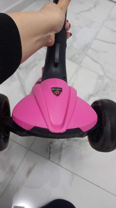 Детска тротинетка със светещи колела-розова+Подарък-каска