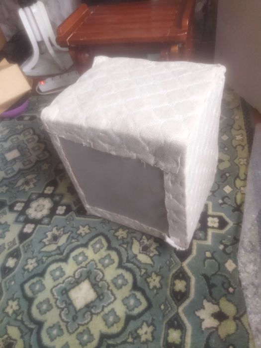 Продам стул для прихожей.пуфик