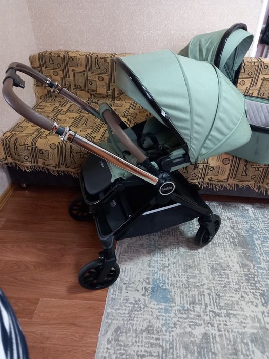 Продам детскую каляску 70.000