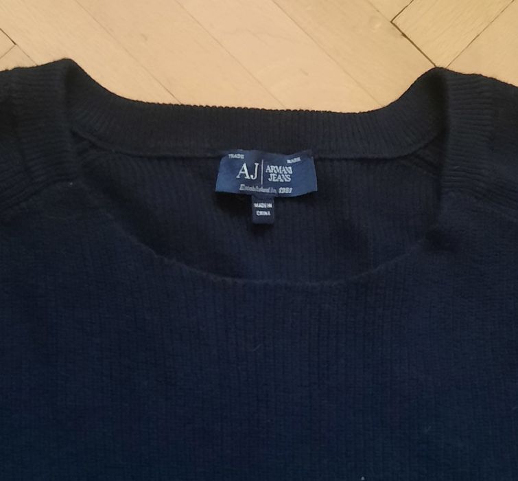 Pulover Armani Jeans mărime S - M deosebit