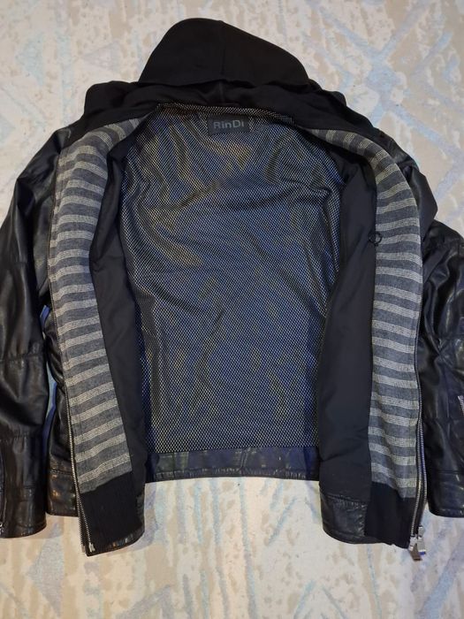 Кожаная куртка (Italy) 50р