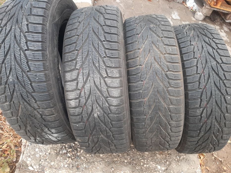Продам шины 225/65/17 нокиа
