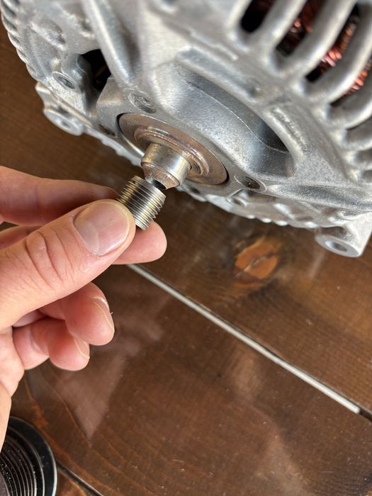 Alternator BMW  G30 G31 G20 G21 mild hibrid. B47