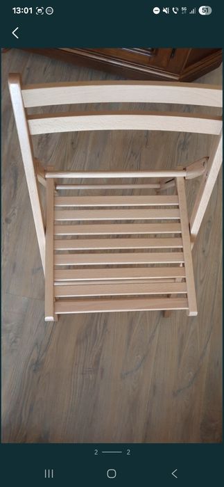 Vand 4 bucati scaune de lemn