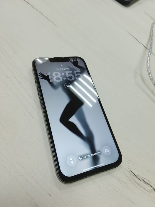 Продам Iphone 13