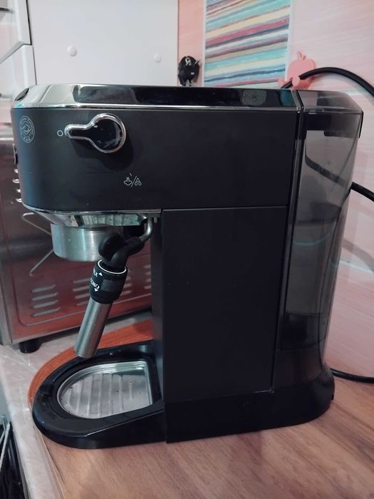 Кофемашина рожковая Delonghi