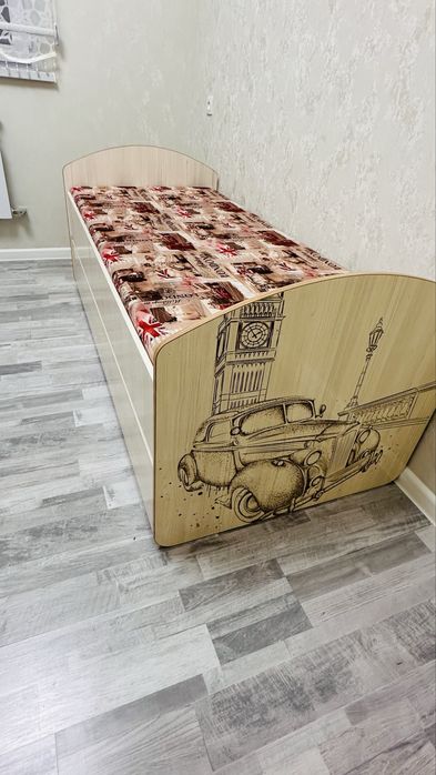 Детская мебель, кровать, парта, шкаф