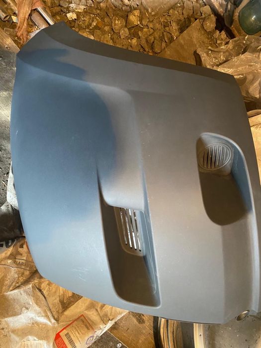 Левый зуб  крыла на машину