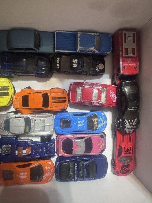 Машинки hot wheels