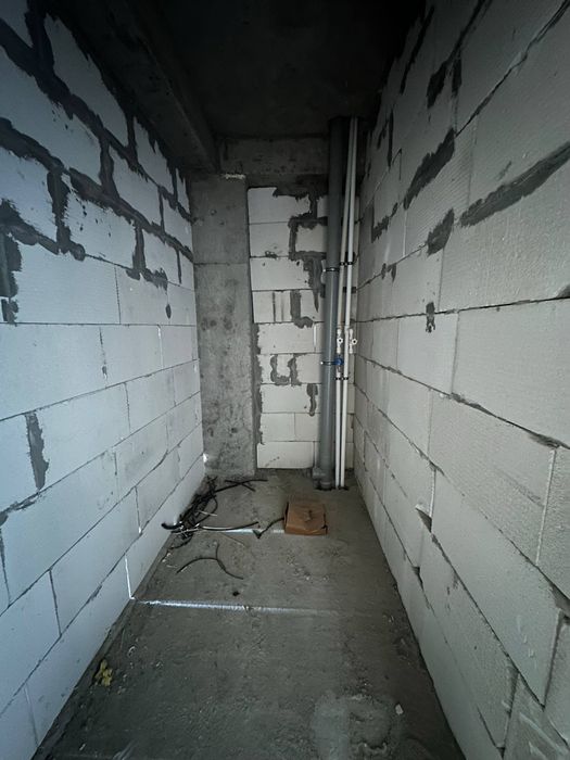 Buxara sity da 9 qavatlik manalitni doning 9 etajida 1 xona karopka