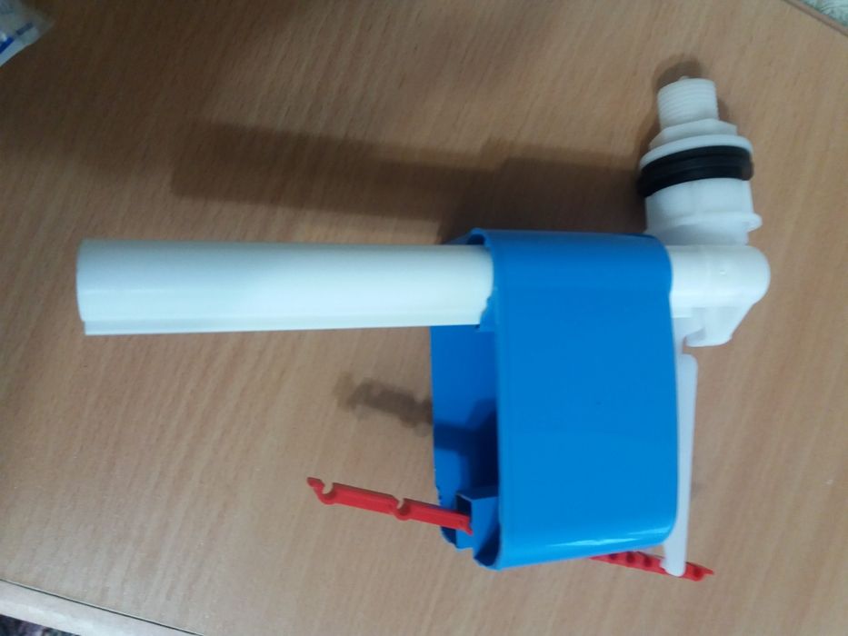 Комплектующие для бачка.