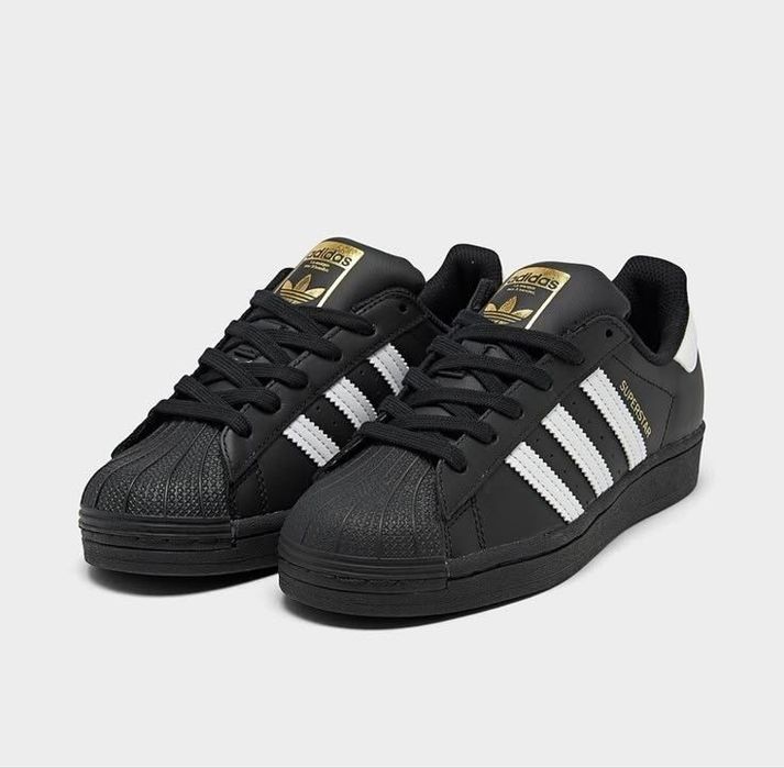Black Superstar adidas