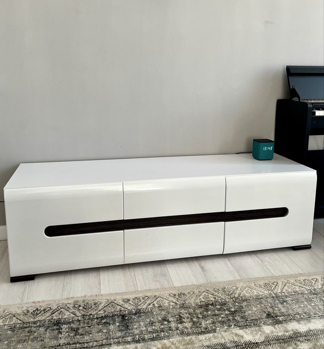 Тумба под телевизор