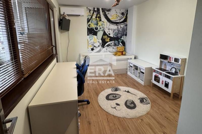 Продава се Тристаен апартамент в Хасково, Център - 95 кв.м за 940 €/кв.м - Снимка #9