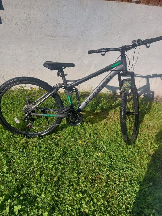 Vănd  bicicleta cu roti pe 27,5 cumparata anul trecut in stare buna .