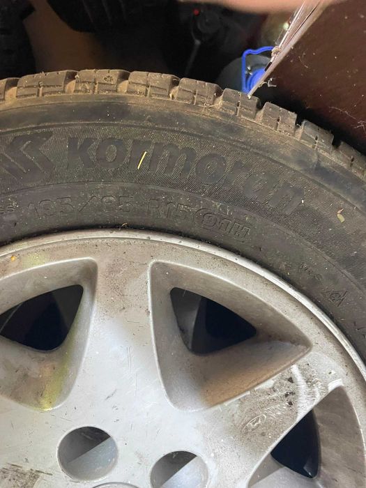 Vand jante originale Ford 15” + anvelope de iarna Kormoran– SET COMPLET