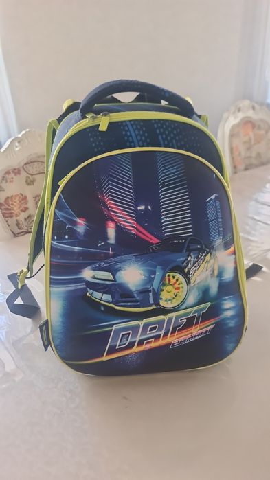 Продам школьные рюкзаки