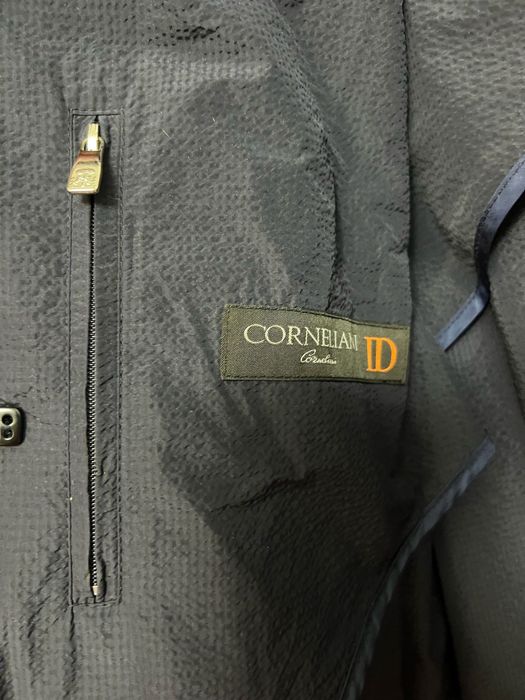 geaca corneliani de fas