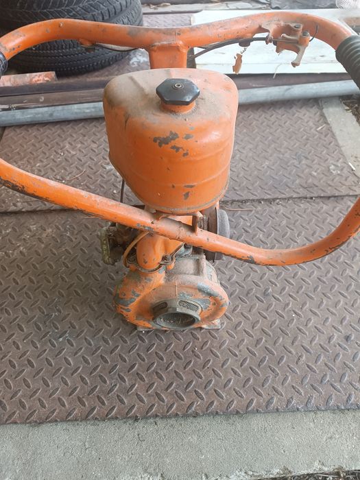 Бензинова резачка Дружба Електрон