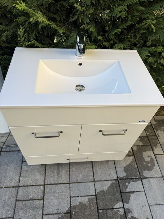 Mobilier pentru baie si cada
