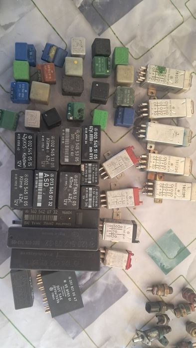 Мерседес.124Е стоики ремней.