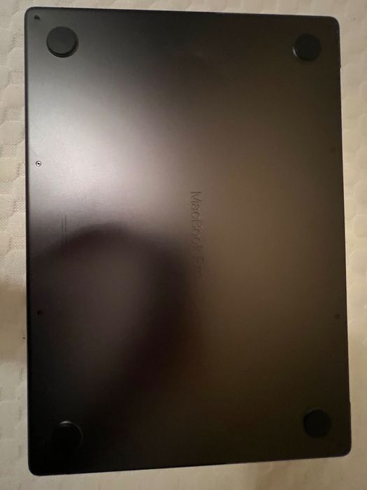 14 inch, MacBook Pro M3 Pro, 18Gb, 1TB.