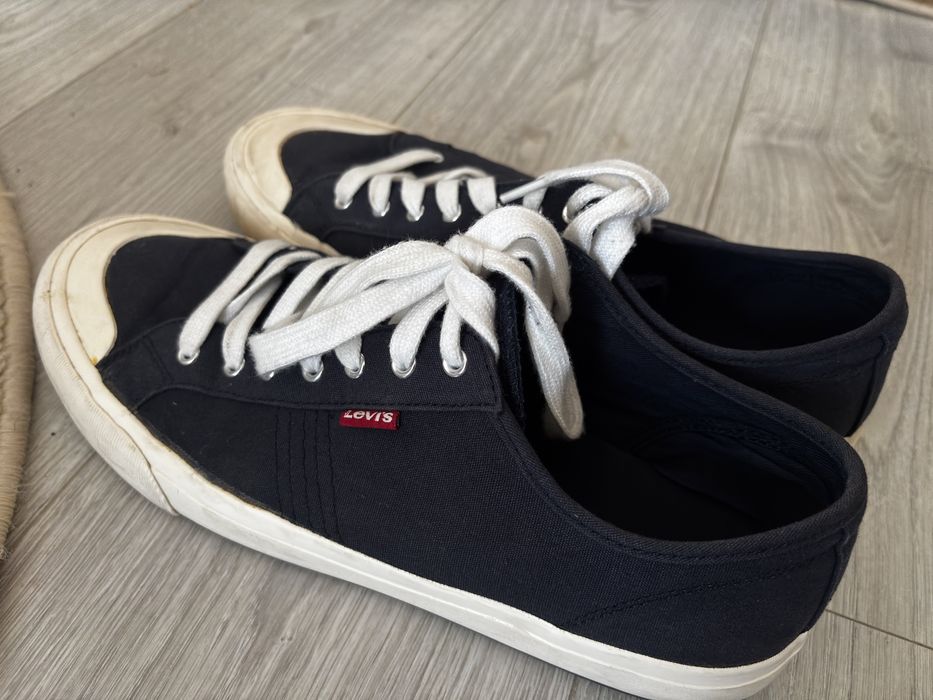 Adidasi Levis  marimea 44