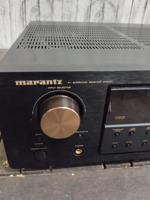 Продавам усилвател marantz zr6001