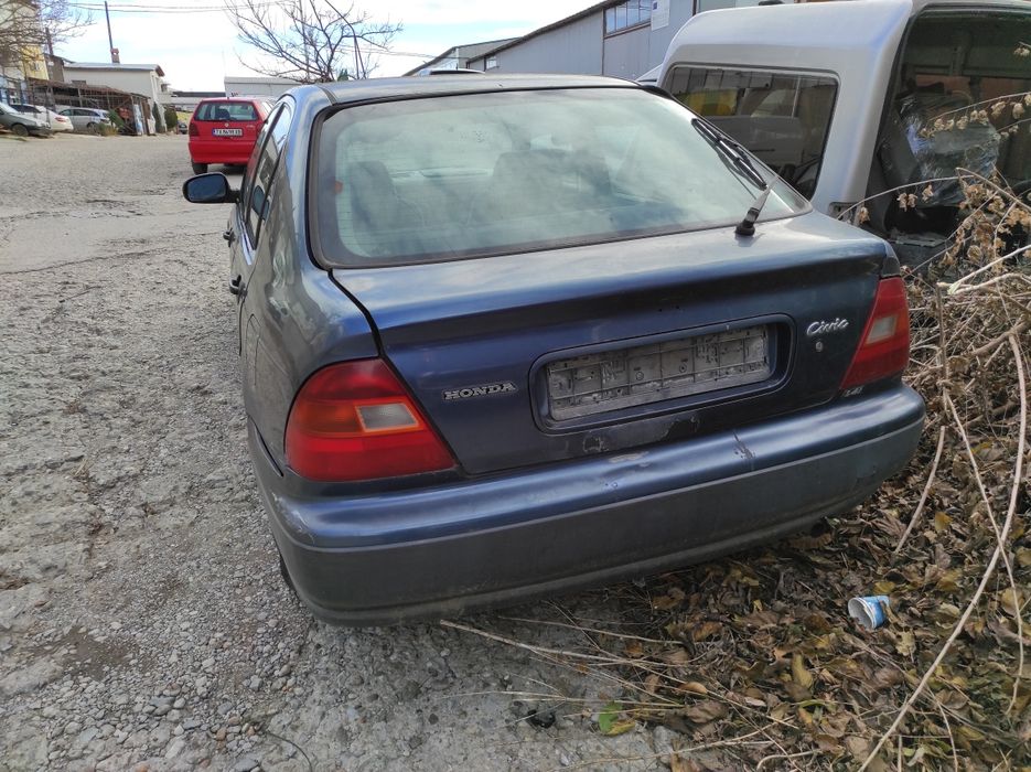 Продавам на части HONDA CIVIC 1.4 i