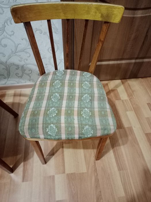 Матрацы, подушки, стулья, посуда разная на дачу