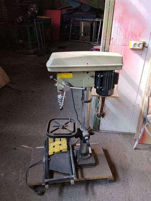 Сверлильный станок